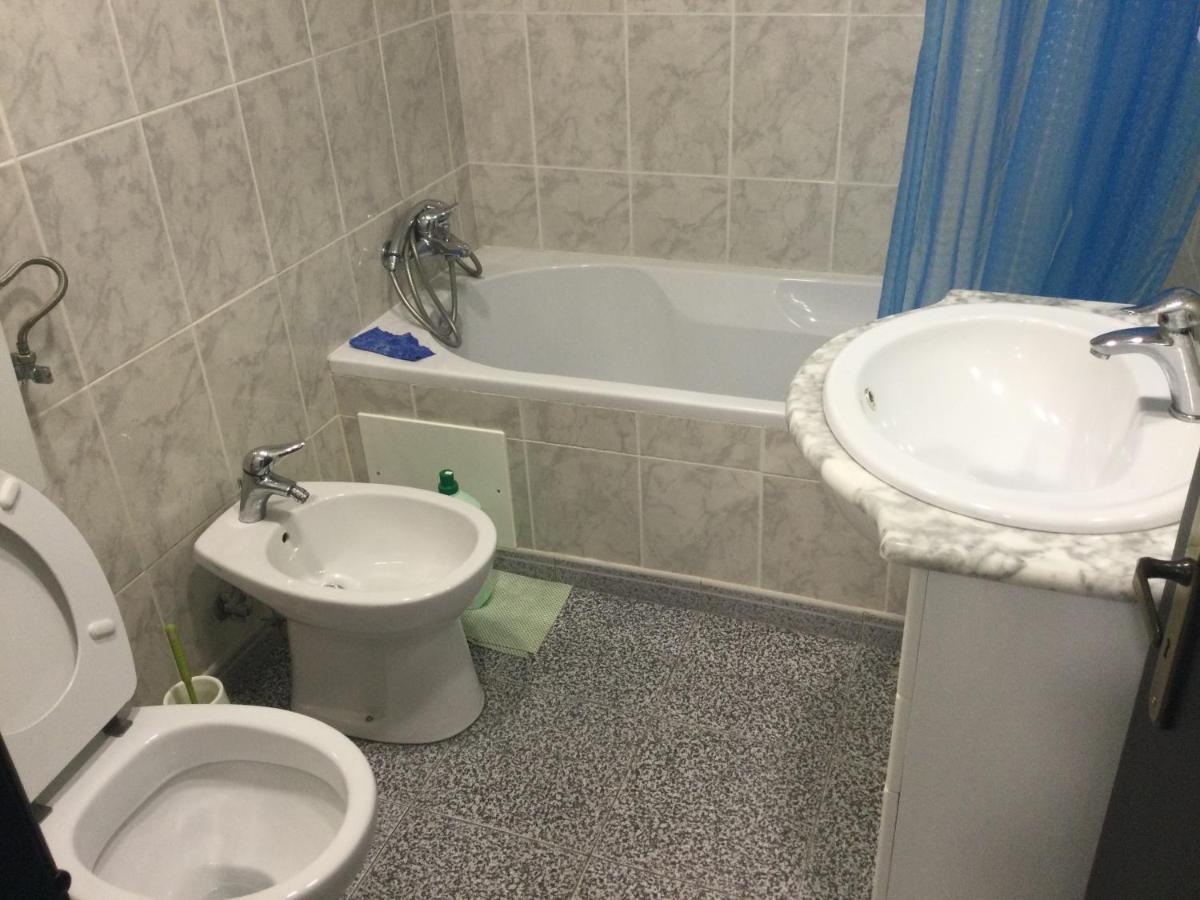 Room Villa Ribeiro Pilgrims Way To Santiago Bike A Garage For Marinhas Esposende Exterior foto